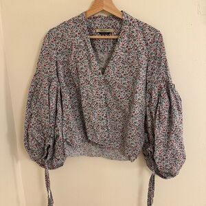 Elegant Floral V-Neck Blouse with Puff Sleeves